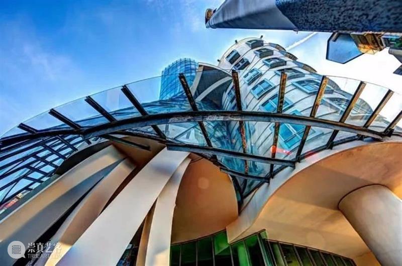 【IFA-艺术赏析】Frank Gehry|“魔法”建筑 田恬 建筑 艺术 IFA 世界上 垃圾 弗兰克 盖里 Gehry 加拿大 多伦多 崇真艺客